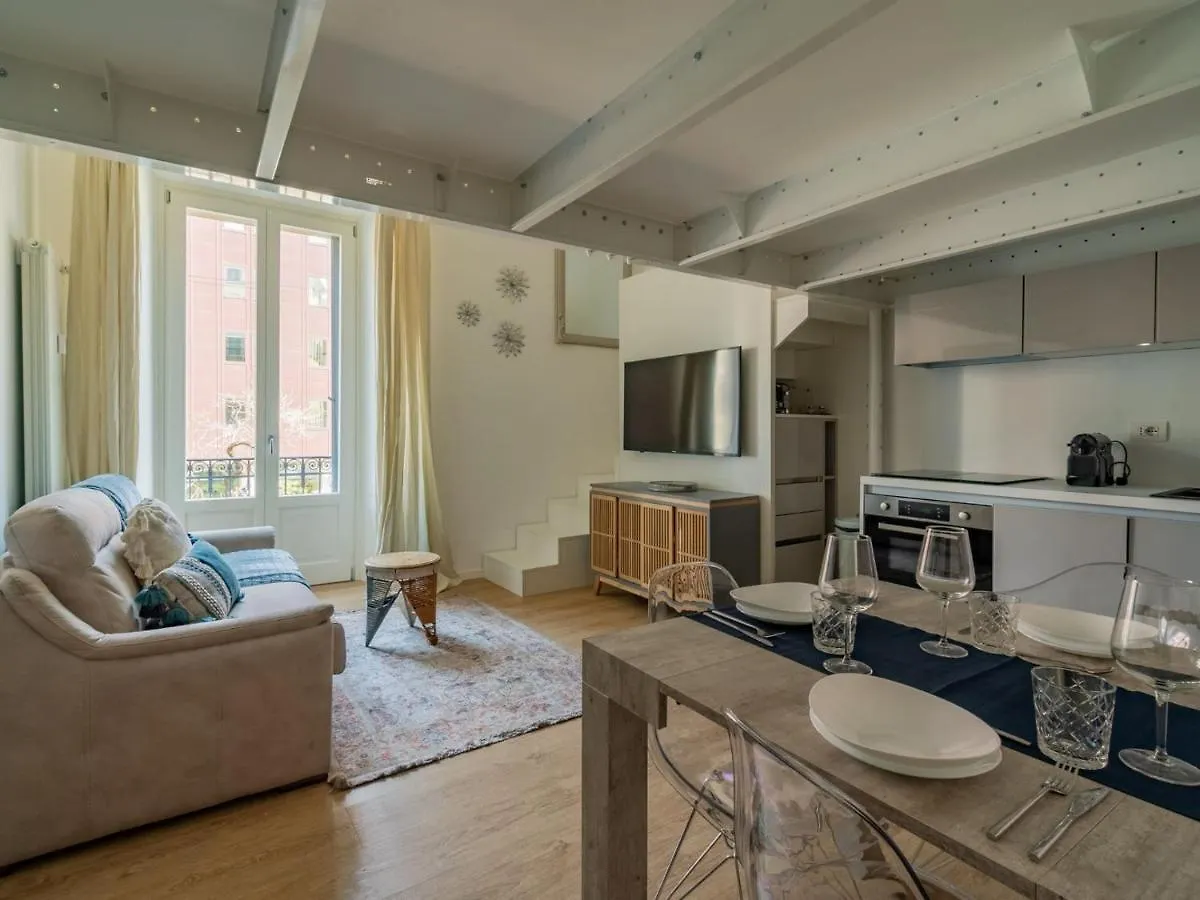 Apartment The Best Rent - Lovely Loft With Balcony Near Piazza Vetra Milan