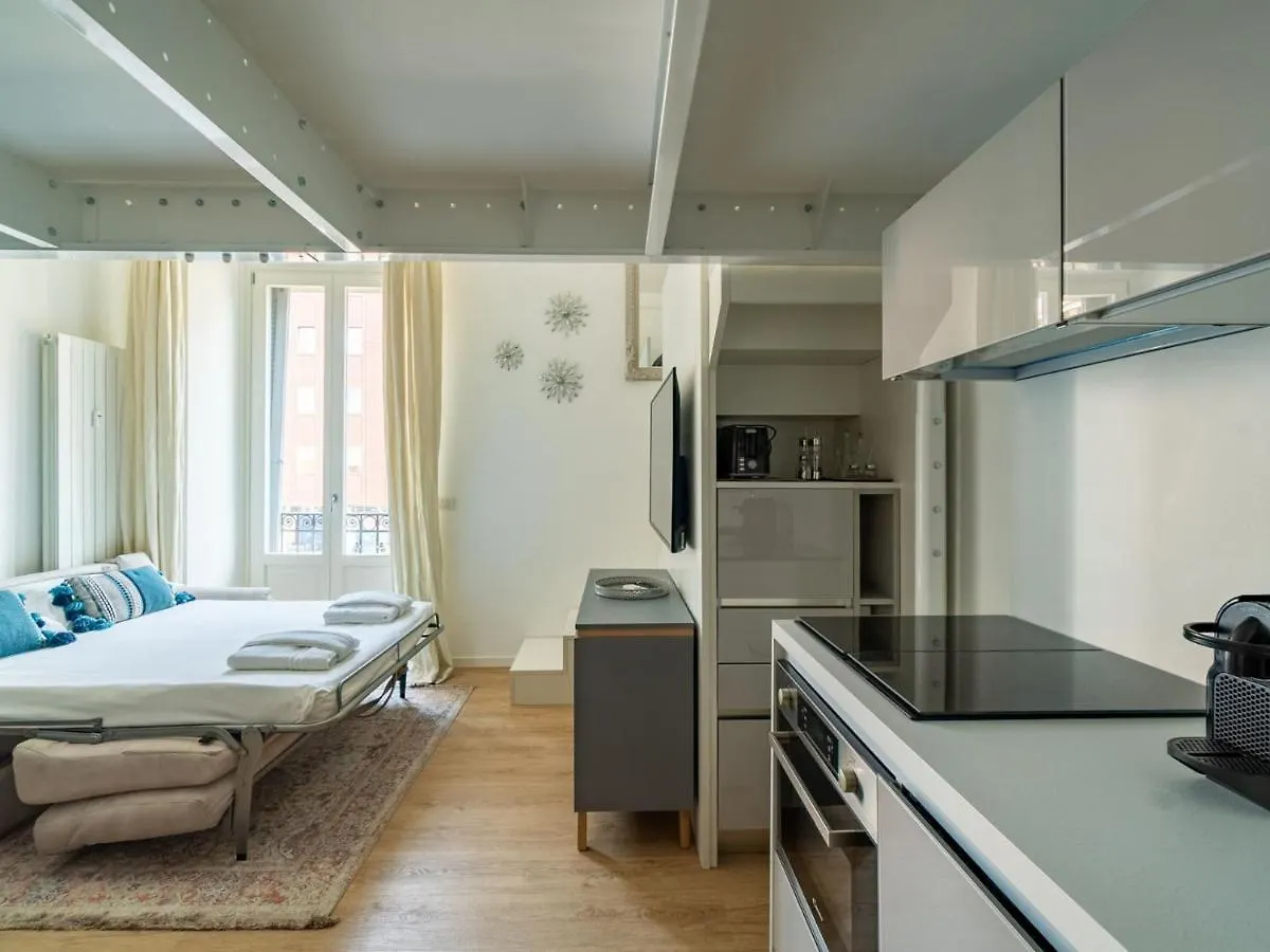Apartment The Best Rent - Lovely Loft With Balcony Near Piazza Vetra Milan Italy